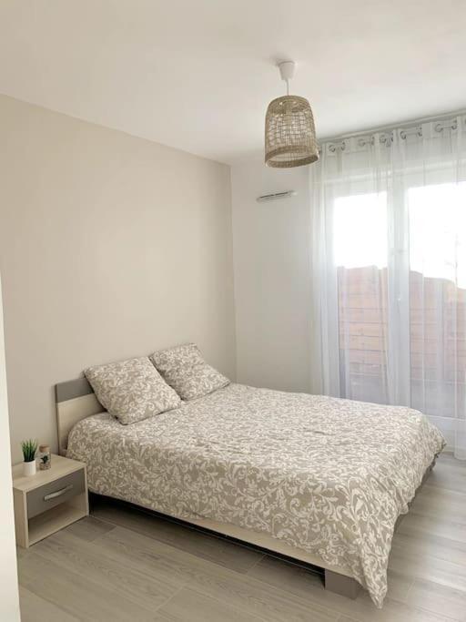شقة Grand F3 A 30Mn De Paris - Terrasse + Parking Prive سانت أوين لاومون المظهر الخارجي الصورة